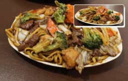 Na compra de Yakissoba Grande Tradicional ganhe 1 Yakissoba pequeno de 500ml